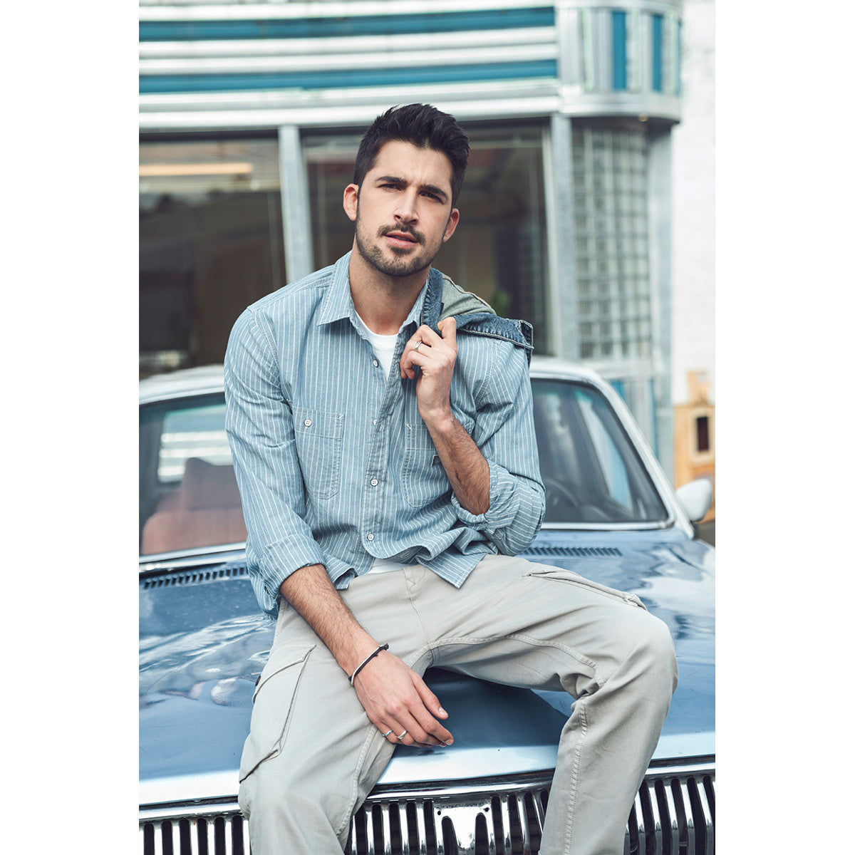 Richard – Casual Shirt with Blue Striped Design