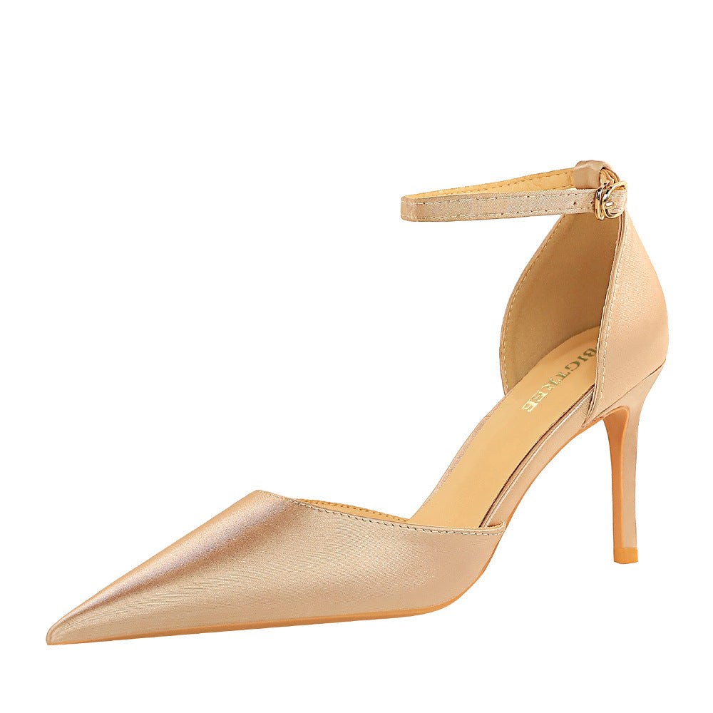 Phoebe – Simple Hollow Heels
