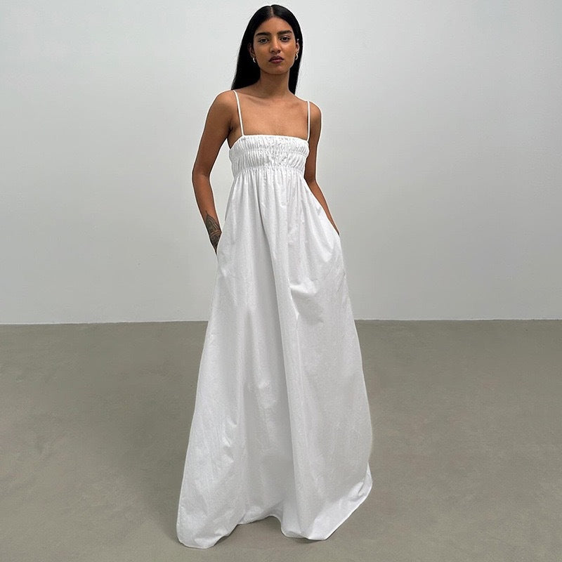 Marion – Casual Sleeveless Smocked Dress