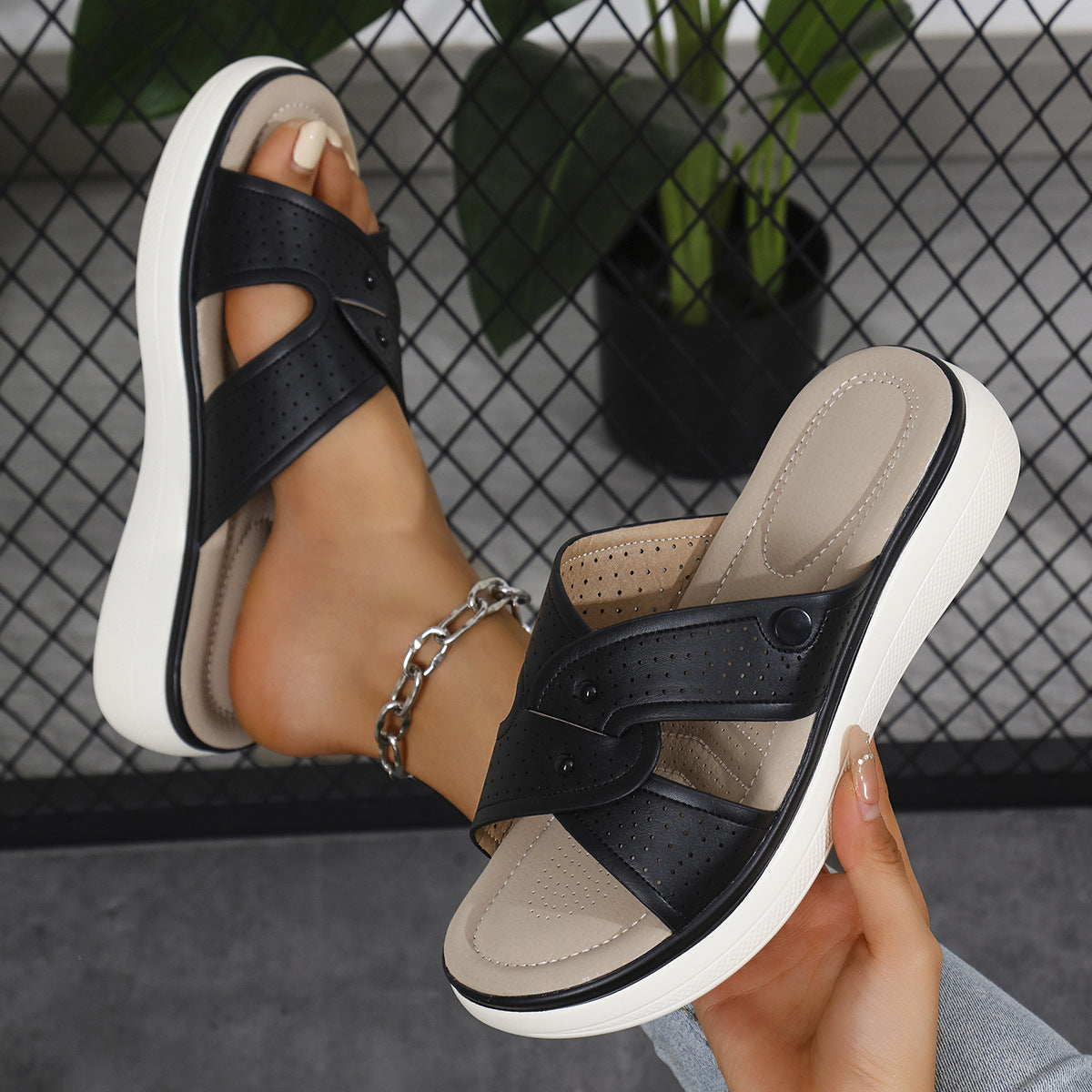 Sharon – Retro Casual Women's Slippers