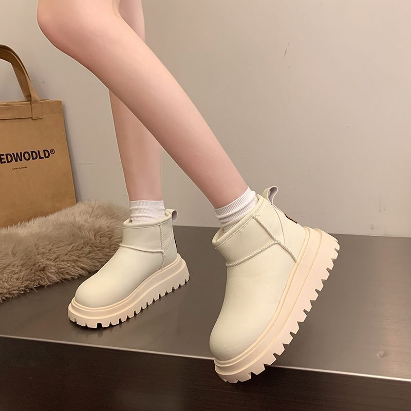 Emma – Fleece-Lined Vegan Leather Snow Boots