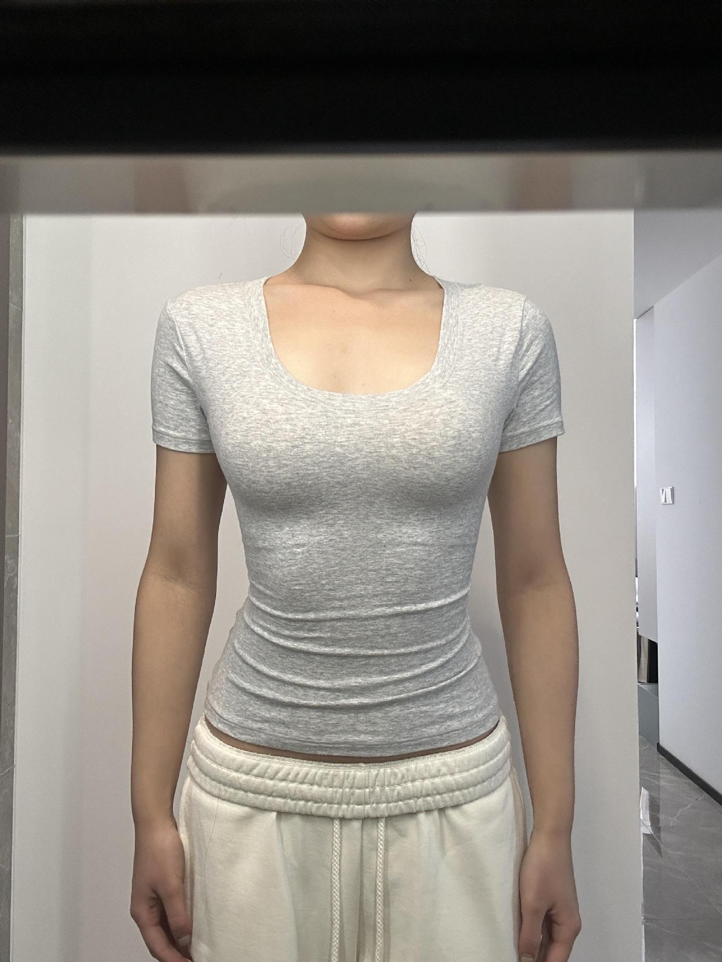 Adele – Women's Slim Fit Sports Top with U-Collar