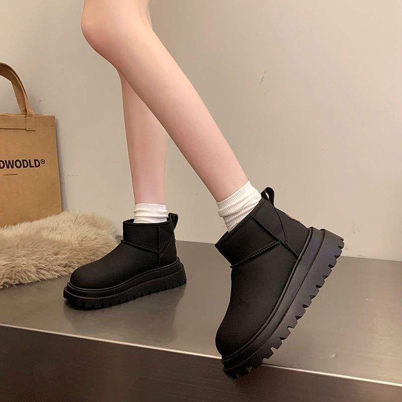 Emma – Fleece-Lined Vegan Leather Snow Boots