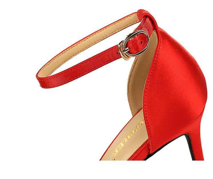 Phoebe – Simple Hollow Heels