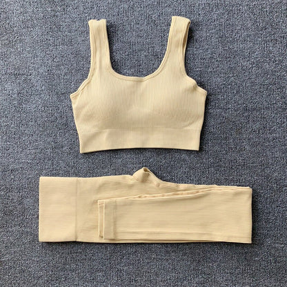 Nicola – Seamless Yoga Set with High Waist Leggings