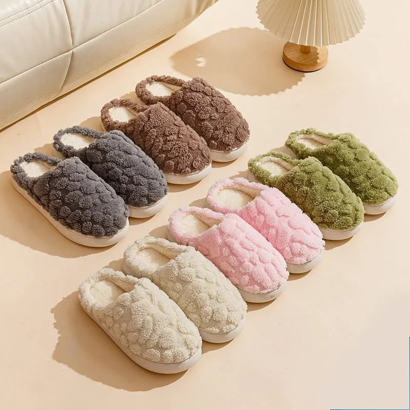 Joan – Cozy Unisex Plush Slippers
