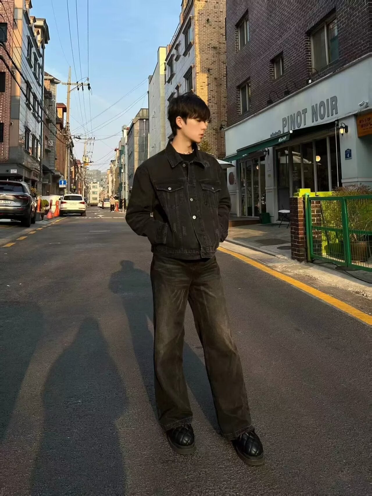 Frank – Retro Washed Distressed Jeans