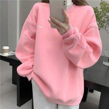 Gillian – Loose Chic Vegan Pullover with Long Sleeves