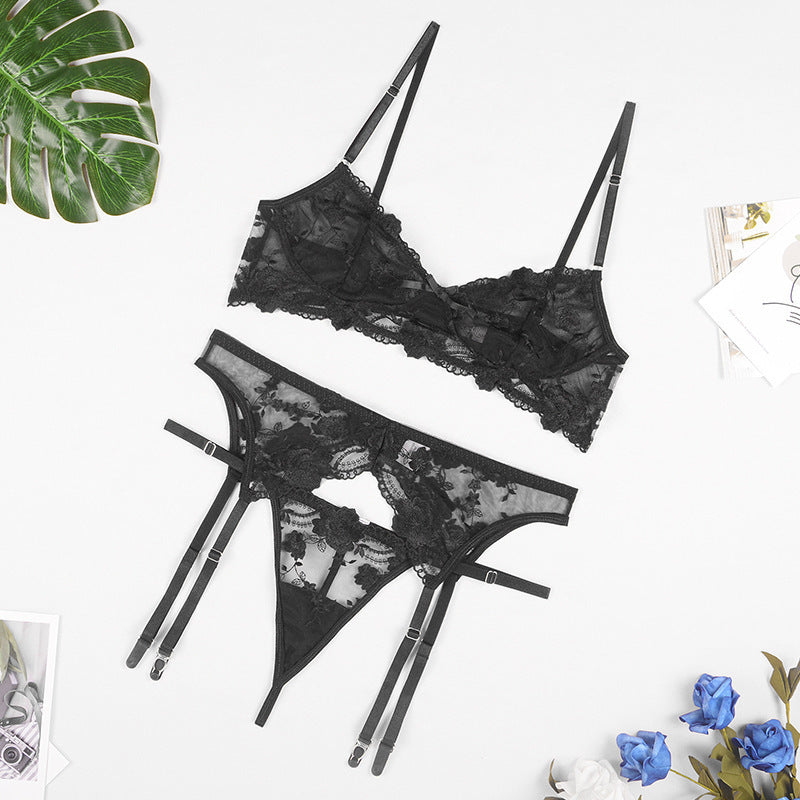 Louise – Lace Embroidered Lingerie Set