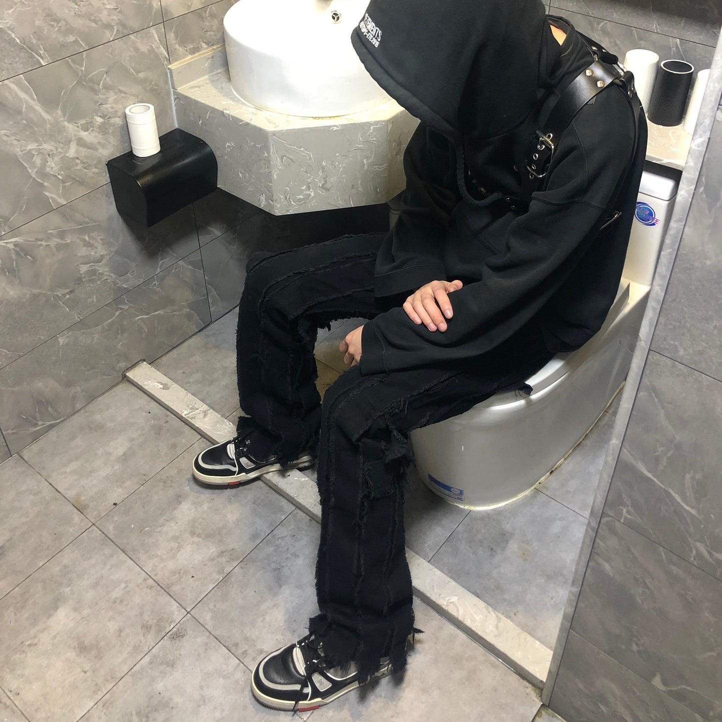 Lisa – Deconstructed Stitching Raw Edge Jeans