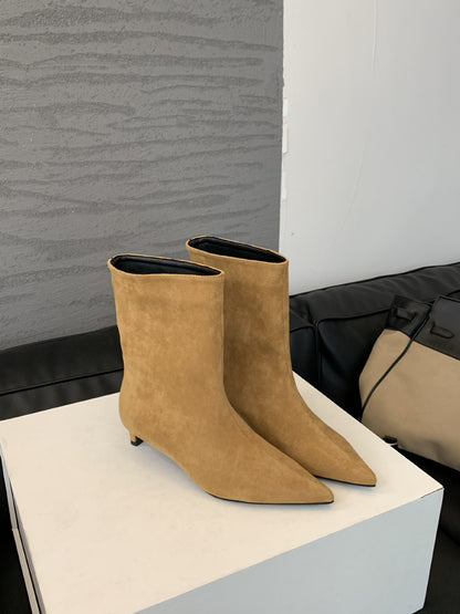 Patricia – Low Heel Retro Pointed Ankle Boots