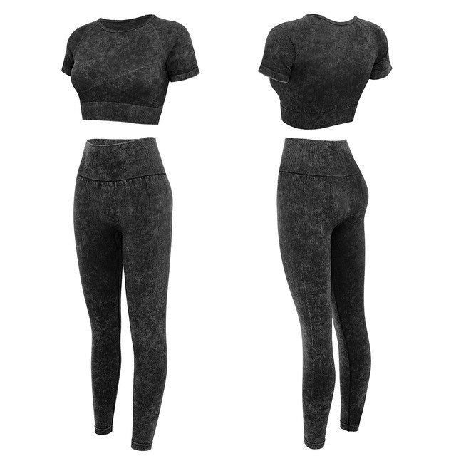 Elizabeth – Seamless Fashion Sportswear Outfit