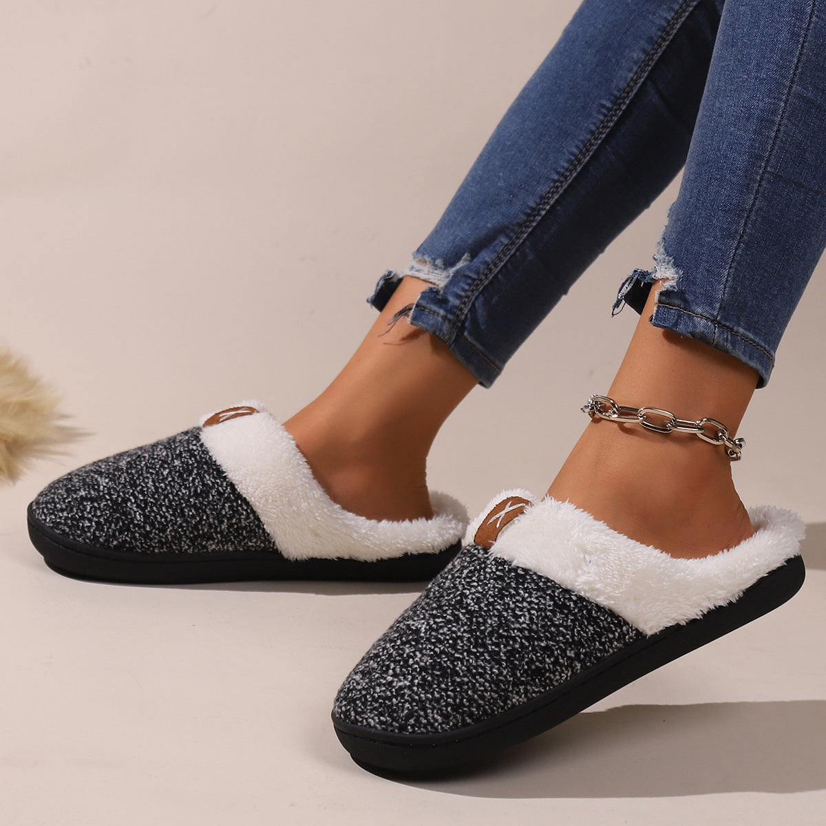 Rebecca – Cozy Vegan Plush Indoor Slippers