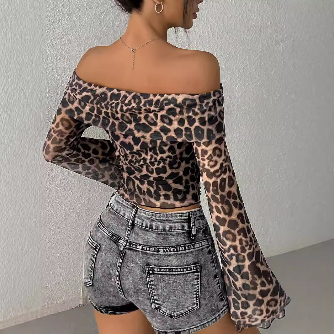 Pamela – Off-Shoulder Long Sleeve Leopard Print Top