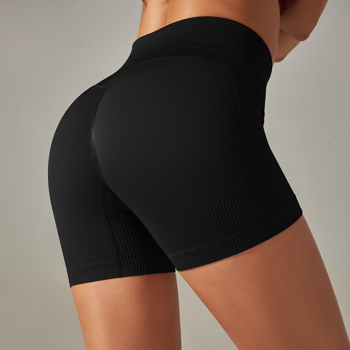 Shirley – Seamless Yoga Shorts with Peach Hip-lift