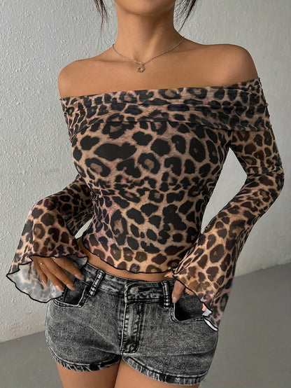 Pamela – Off-Shoulder Long Sleeve Leopard Print Top