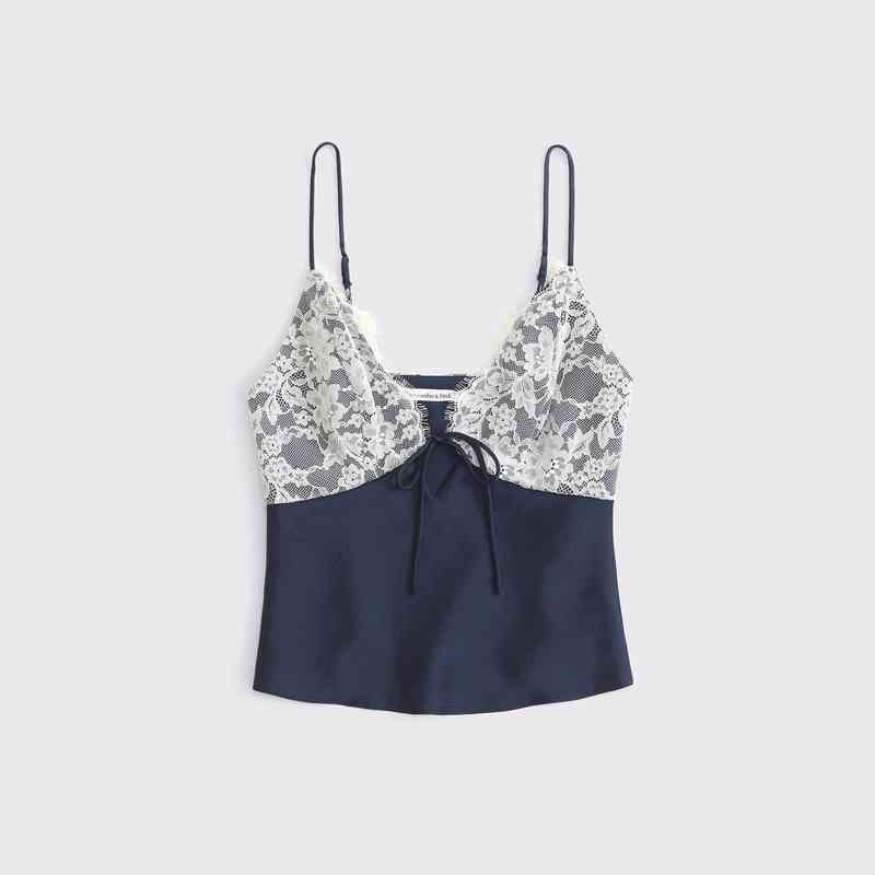 Harriet – Elegant Lace Camisole with Spaghetti Straps