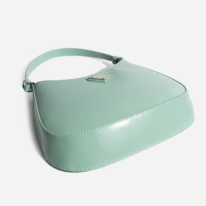 Sara – Vintage Saddle Bag with Urban Simplicity