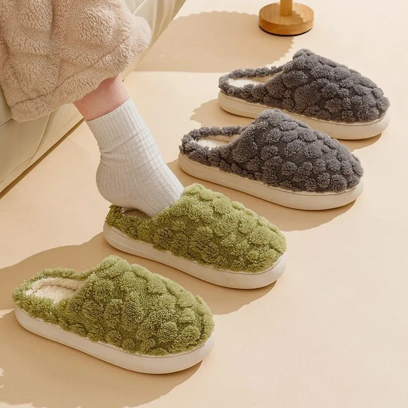 Joan – Cozy Unisex Plush Slippers