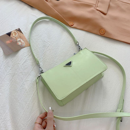 Joy – Simple Shoulder Baguette Bag