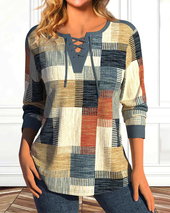 Kelly – Top with Geometric Design