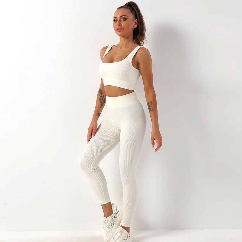 Nicola – Seamless Yoga Set with High Waist Leggings