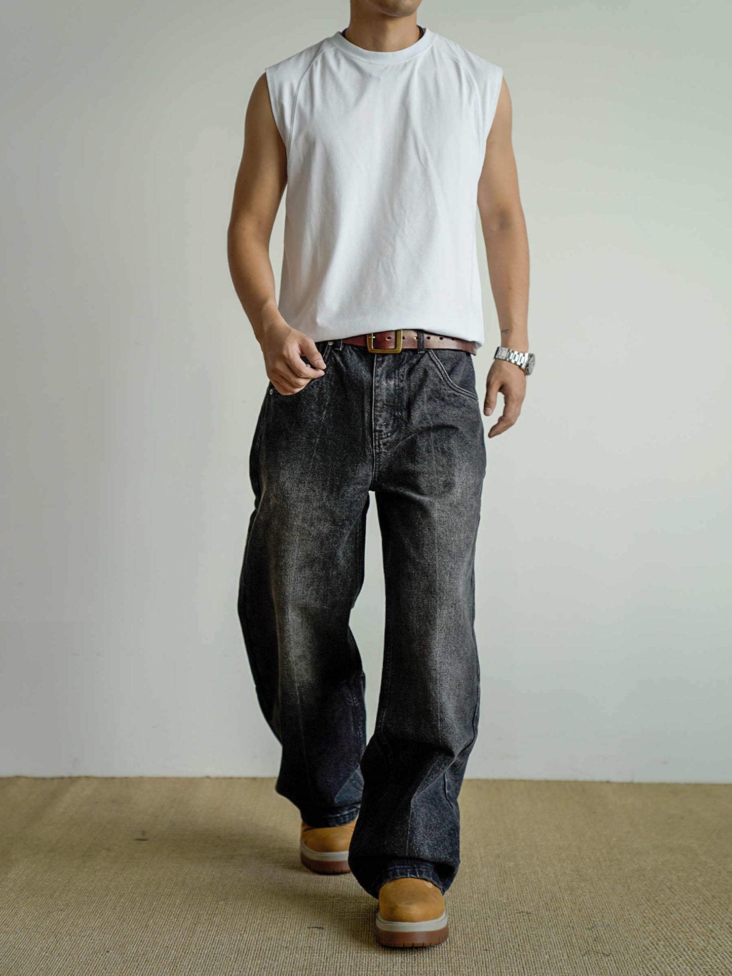 Michael – Loose Straight Washed Distressed Jeans