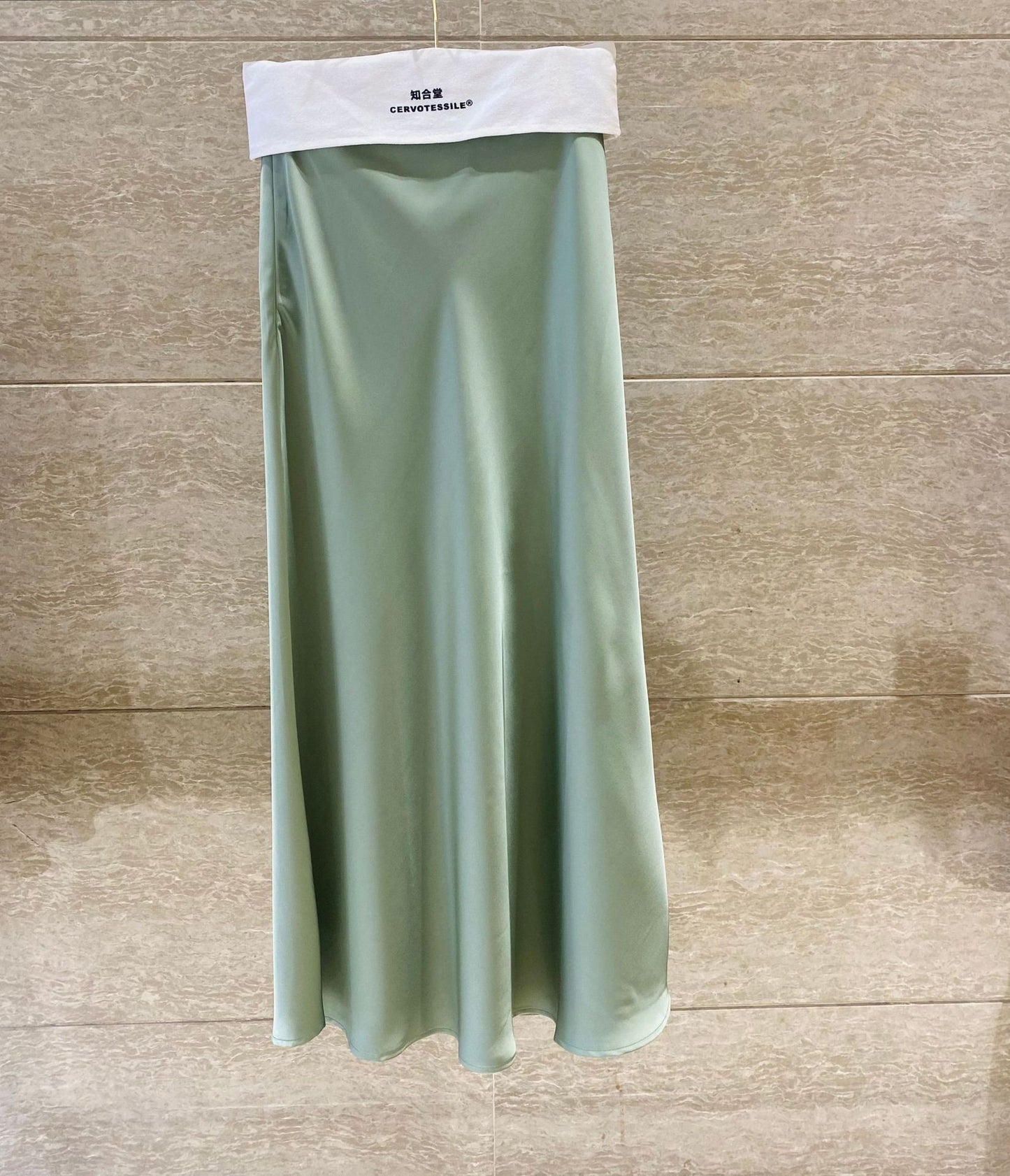 Rose – Glossy High-Waist Fishtail Skirt
