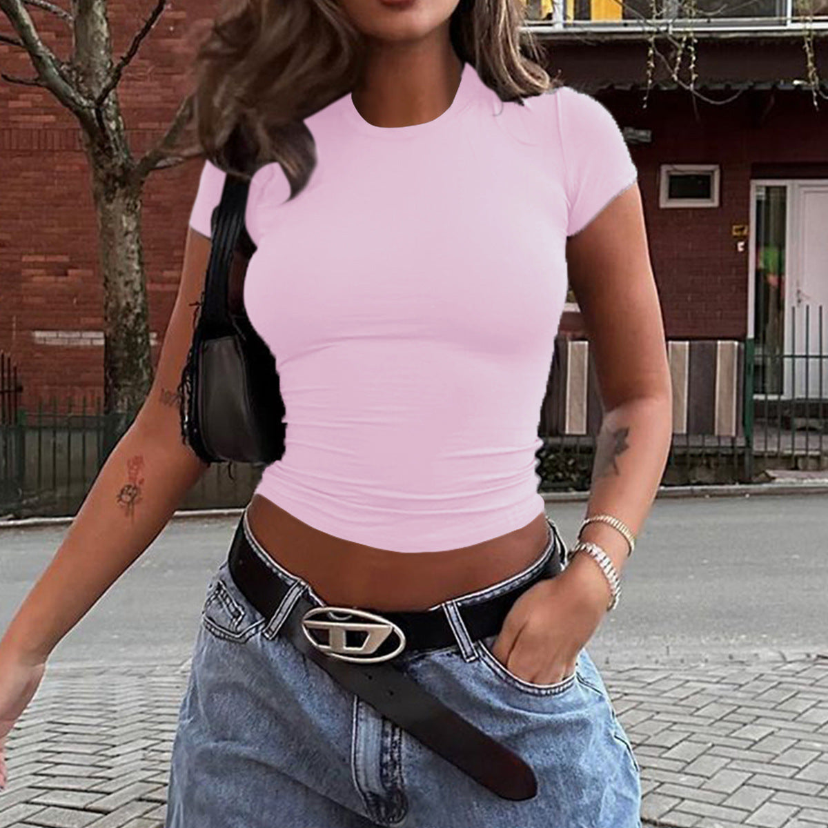 Carol – Slim Fit Midriff-Baring T-shirt