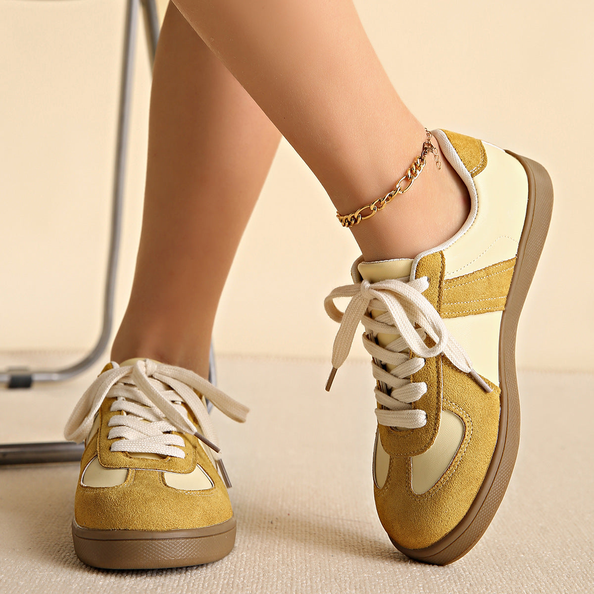 Vanessa – Retro Low-top Vegan Sports Sneaker