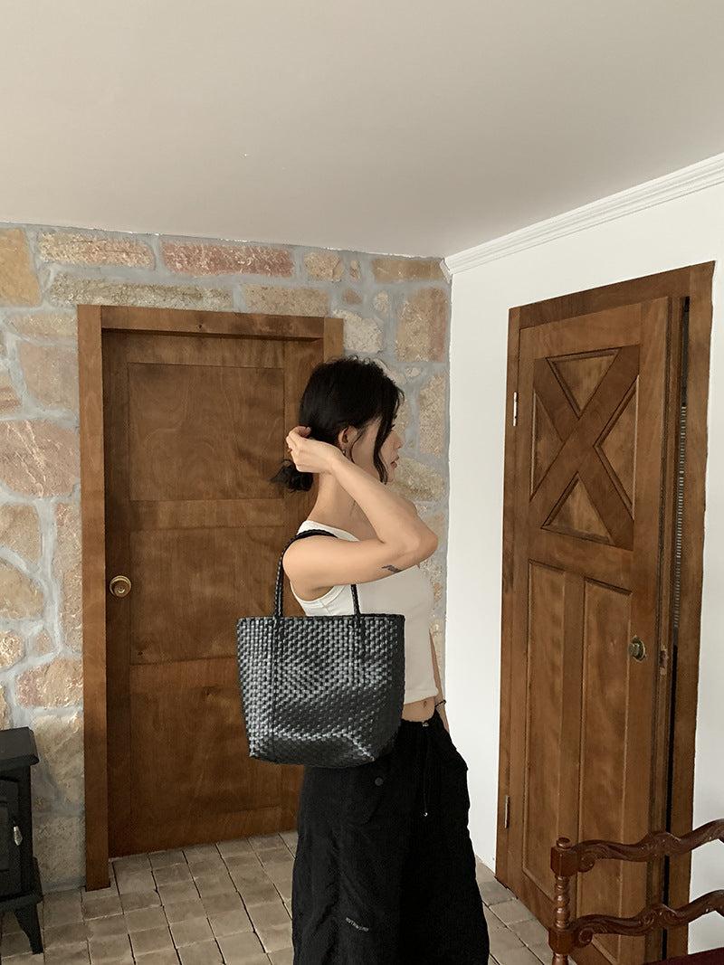 Mary – Holiday Shoulder Tote Hand-woven Bag