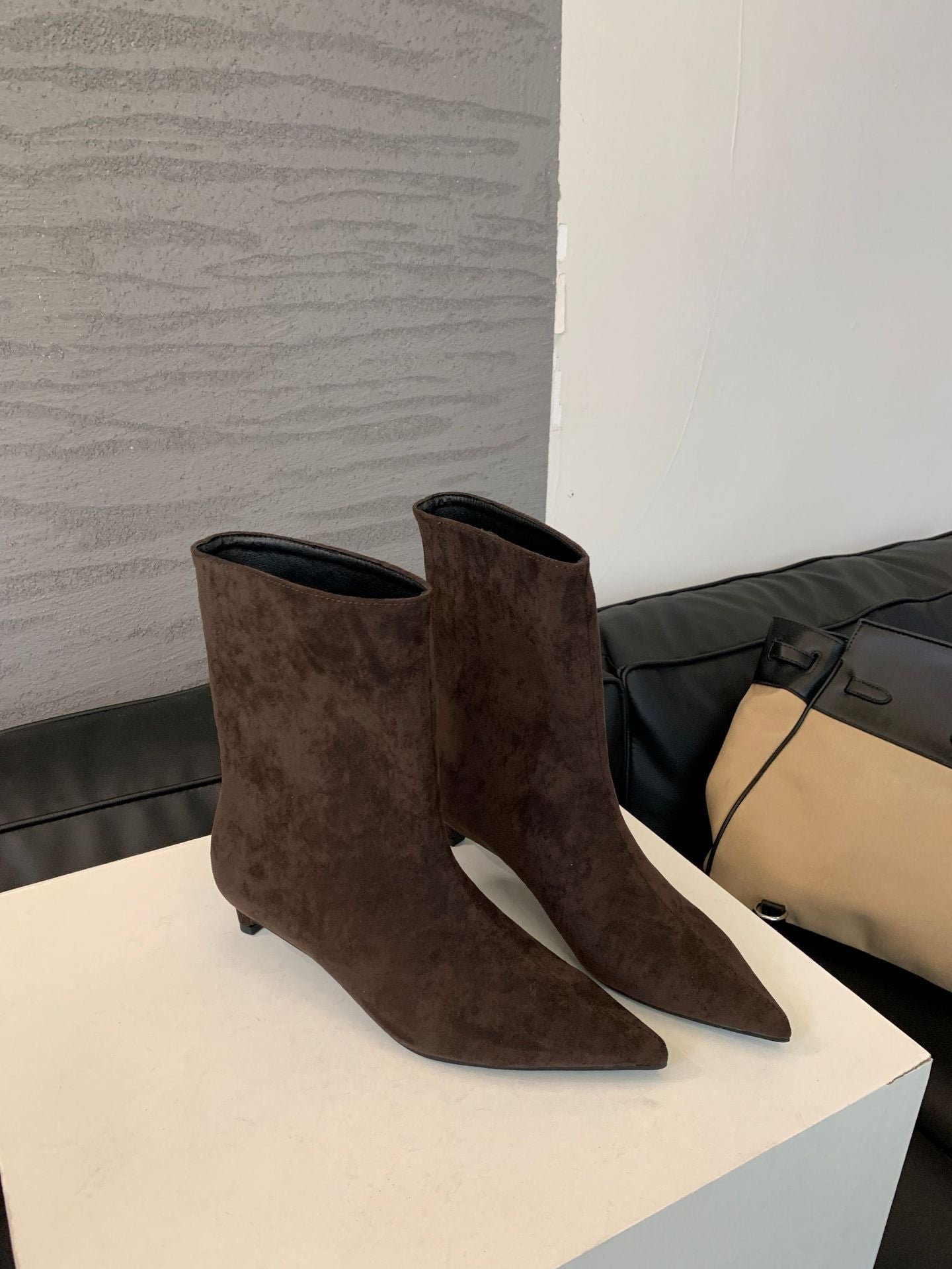 Patricia – Low Heel Retro Pointed Ankle Boots