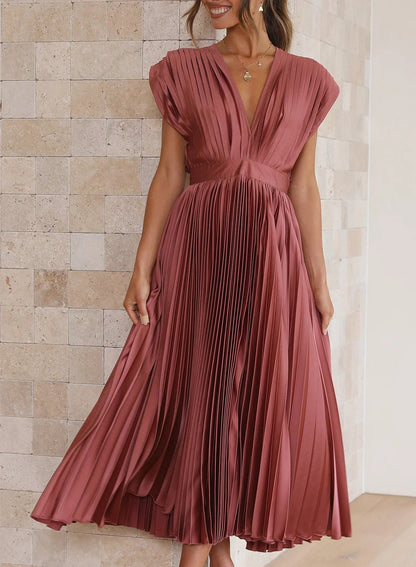 Kelly – Pleated Dress with V-Neck