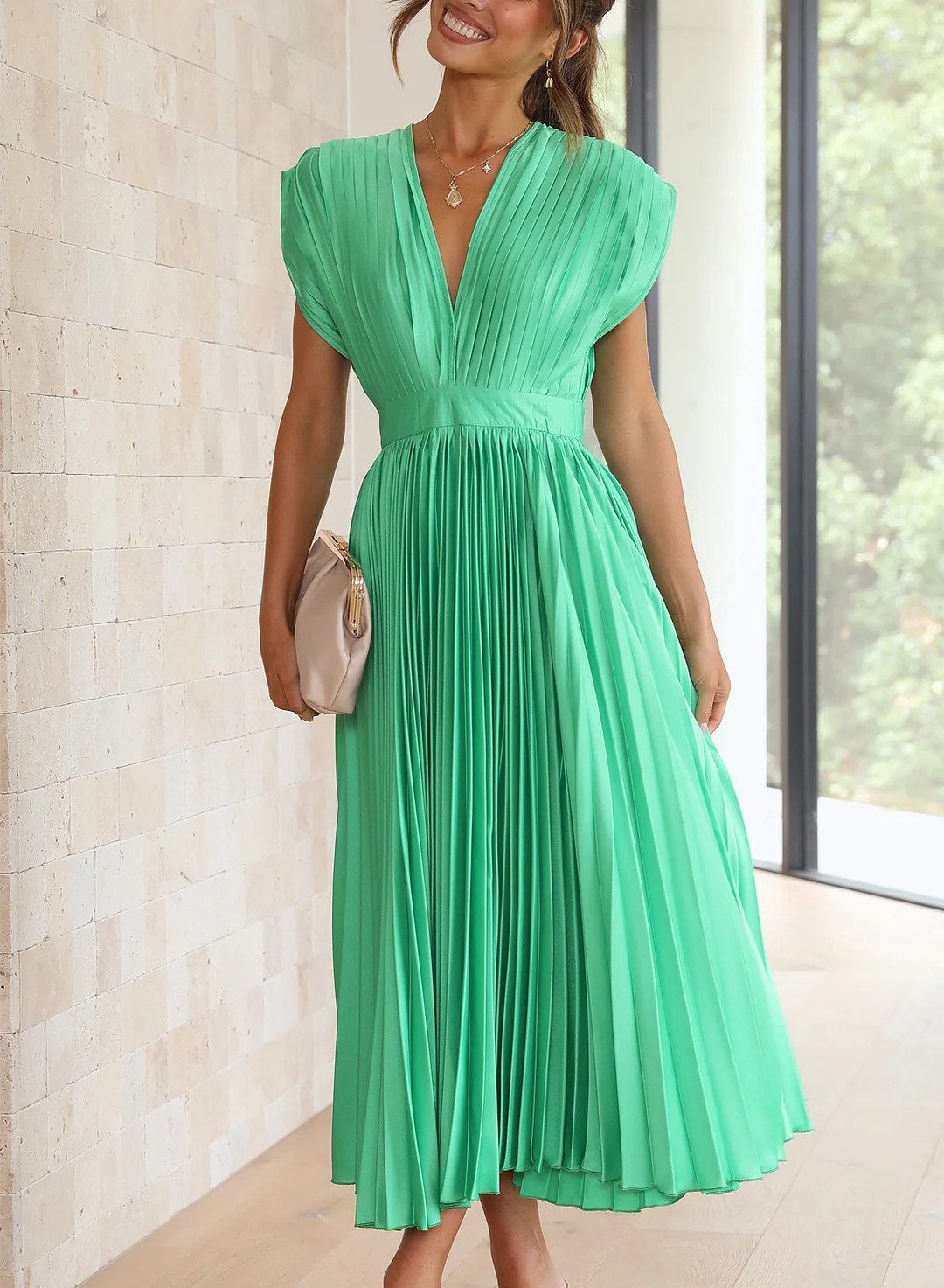 Kelly – Pleated Dress with V-Neck