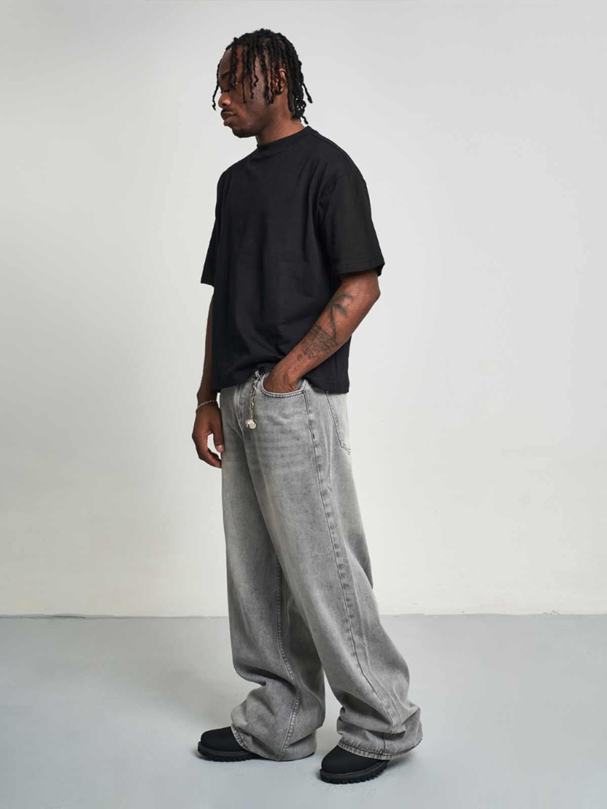 Paul – Silver Gray Straight-leg Jeans